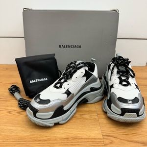 Balenciaga triple S sneakers in size 36. Comes with box, dust bag, laces.